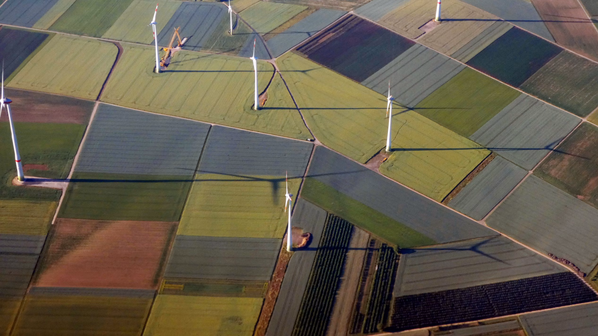 Zdjęcie wyróżniające wpisu: Inteligentne liczniki energii: kluczowy element zielonej transformacji w biznesie