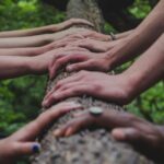 Zdjęcie wpisu: https://akademiaesg.pl/wp-content/uploads/2025/04/shane-rounce-DNkoNXQti3c-unsplash-e1744033825631.jpg