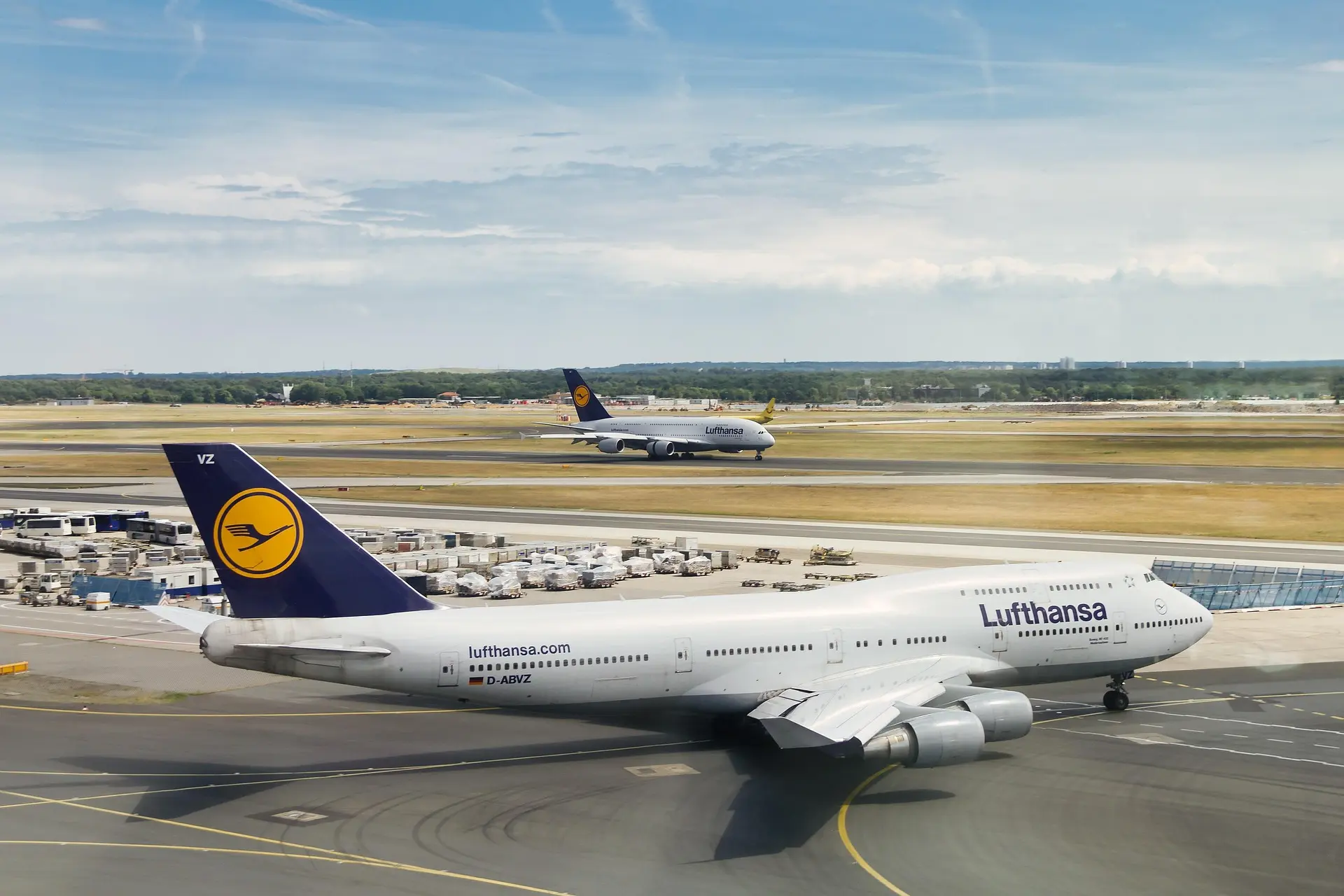 Zdjęcie wpisu: https://akademiaesg.pl/wp-content/uploads/2025/06/airplane-7116299_1920.jpg
