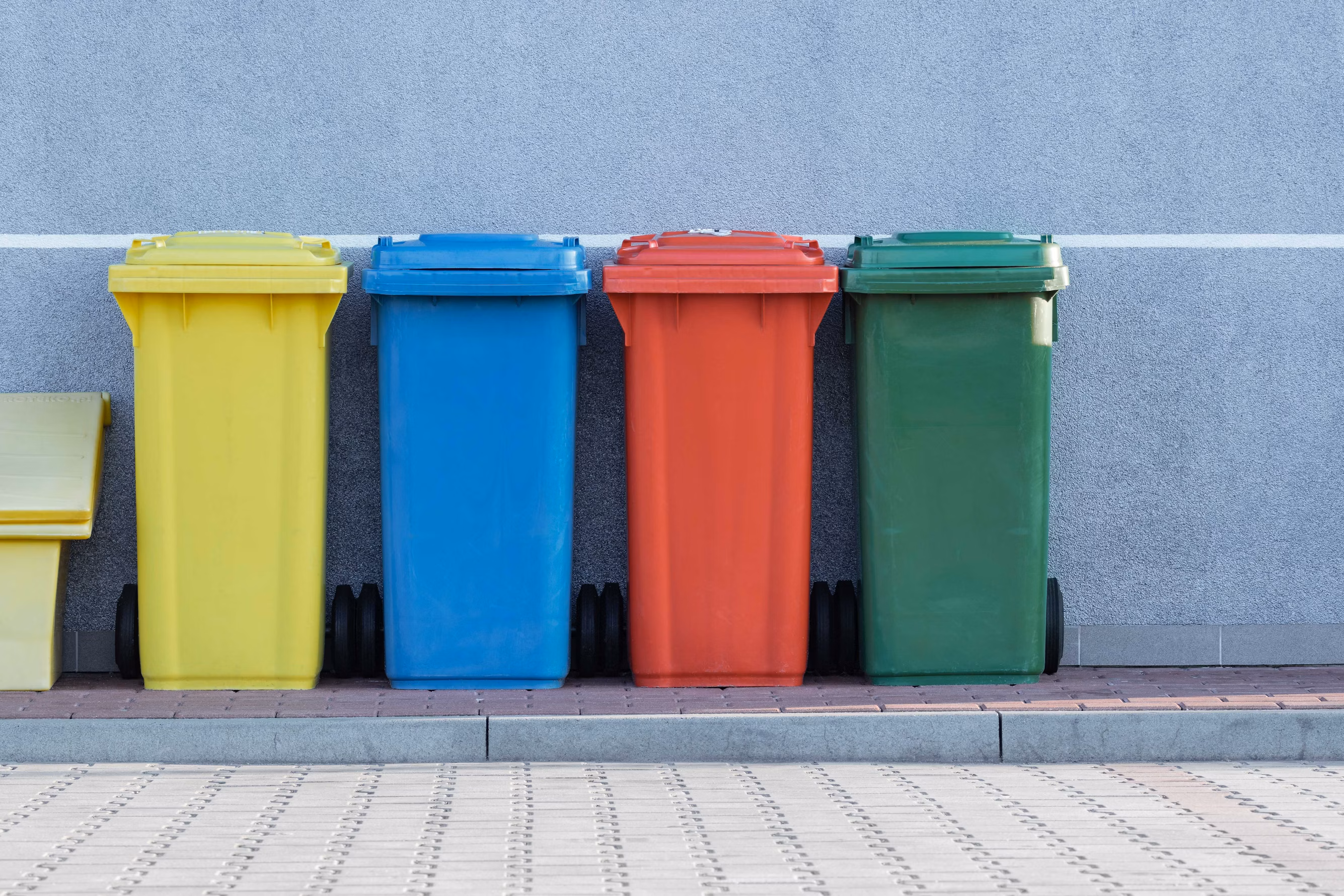 Zdjęcie wyróżniające wpisu: Dlaczego zmieszane odpady opakowaniowe są trudne do recyklingu?
