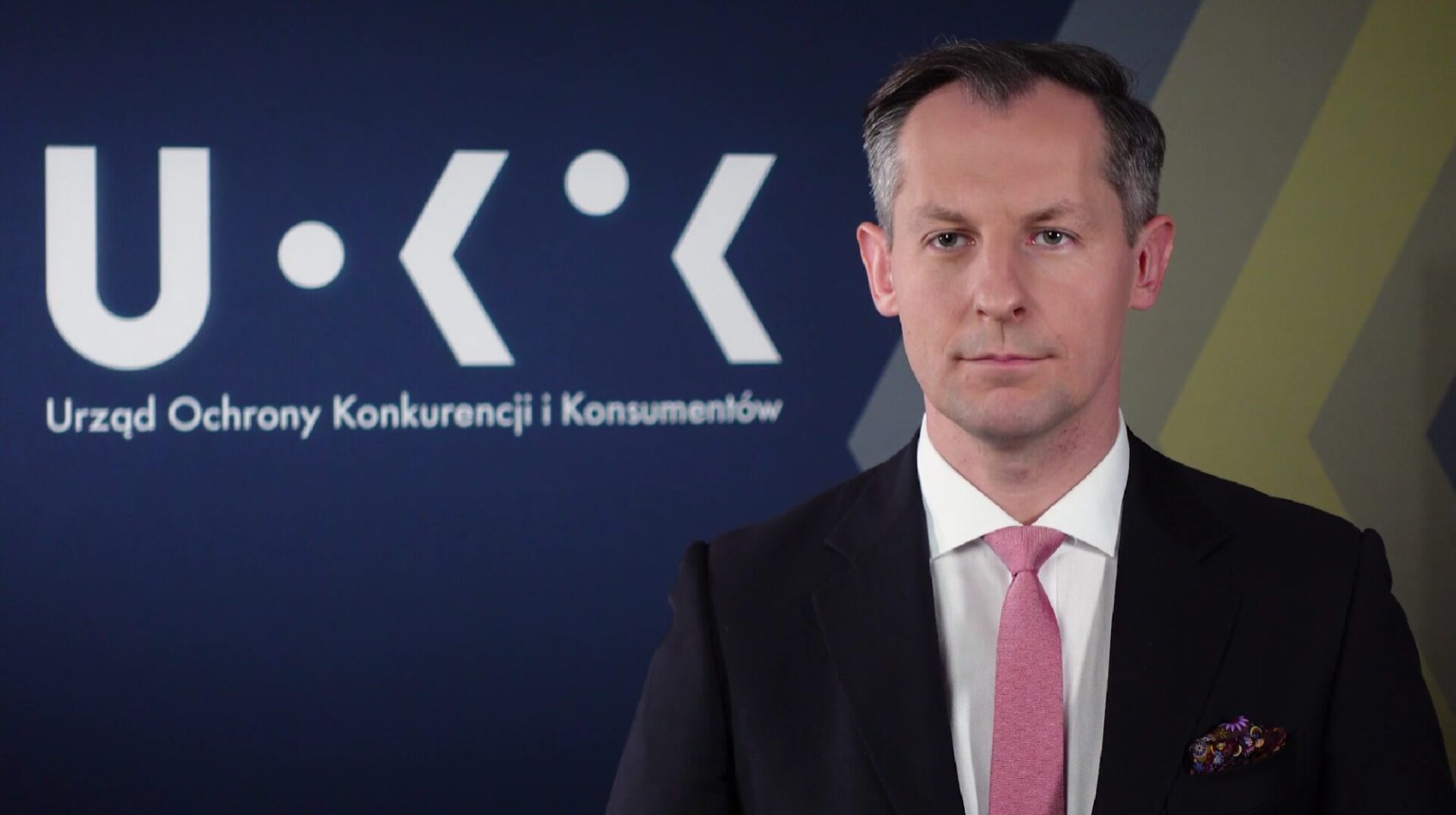 Zdjęcie wyróżniające wpisu: Ekościema? – Prezes UOKiK stawia zarzuty: Allegro, DHL, DPD i InPost